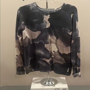 Elegant Women's Tie-Dye Sweater - Black and Cream